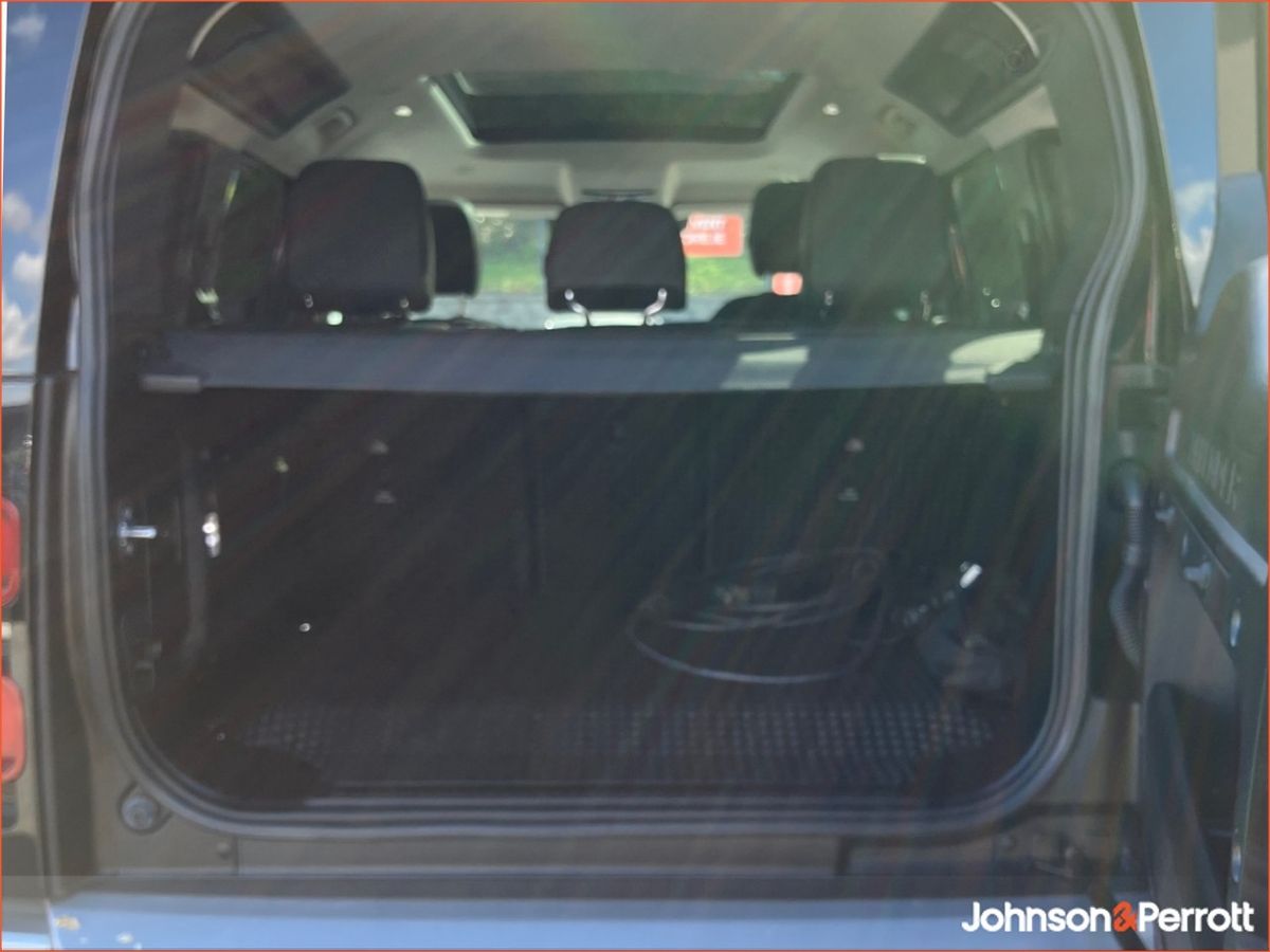 Land Rover Defender 110 2.0 Si4 PHEV S  (Remainder of Manufacturer Warranty)
