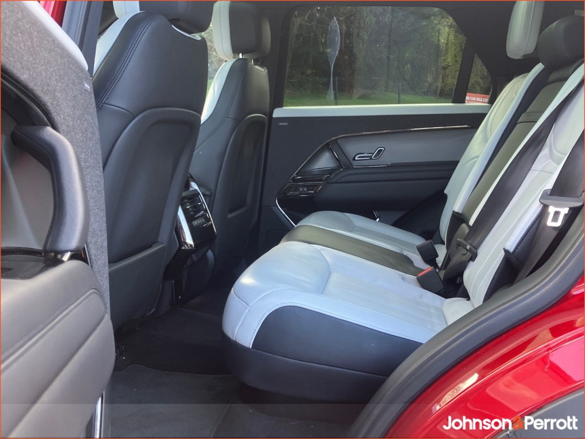 Land Rover Range Rover Sport SWB 3.0 Si6 PHEV SE (Remainder of Manufacturer Warranty)