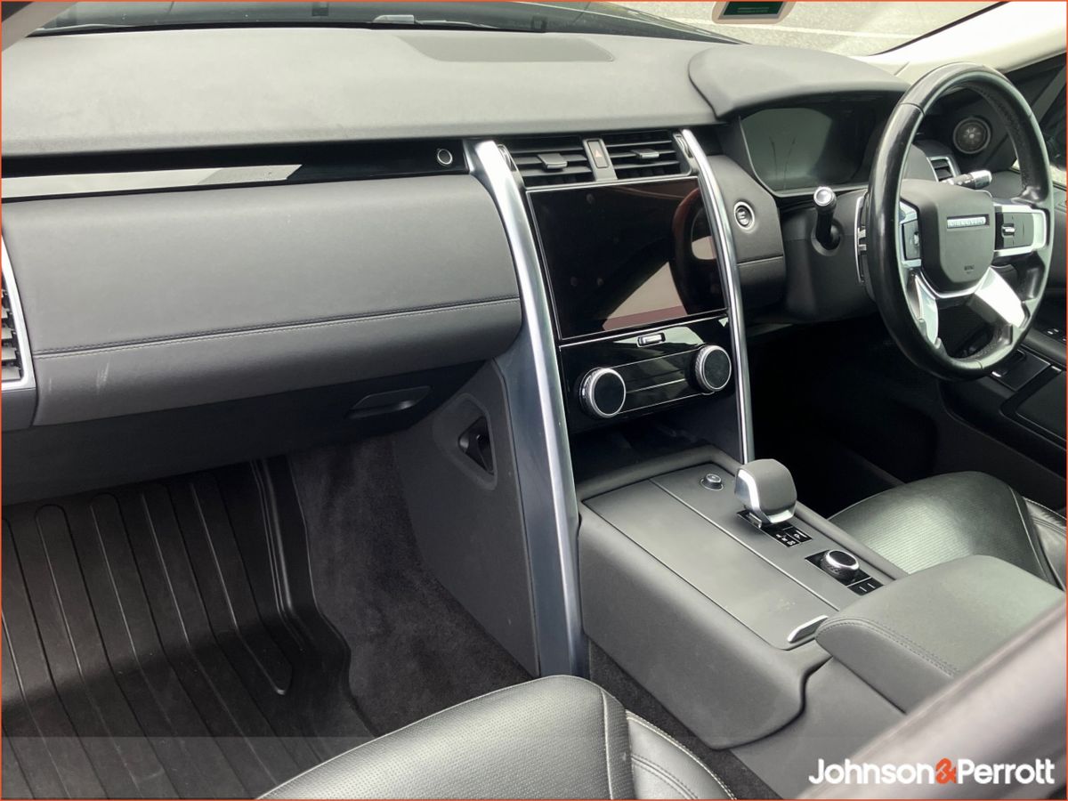 Land Rover Discovery DISCOVERY MY21 3.0 SD6 SE COMM (Price excludes VAT)