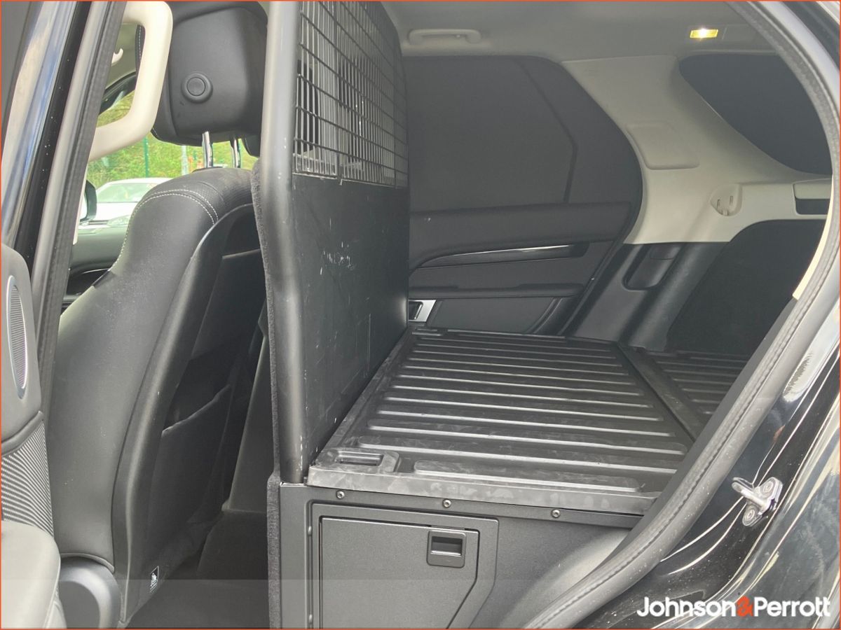 Land Rover Discovery DISCOVERY MY21 3.0 SD6 SE COMM (Price excludes VAT)