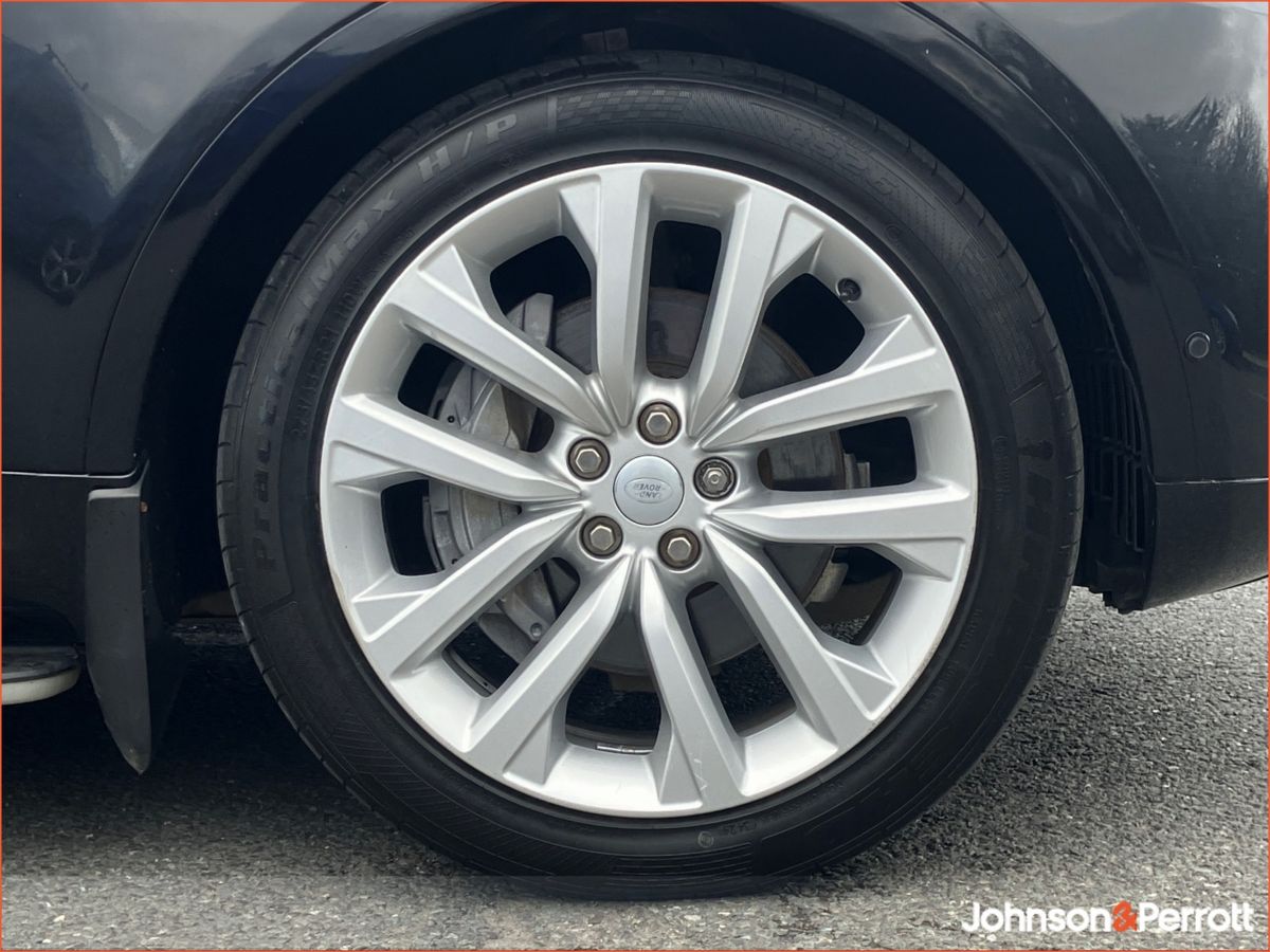 Land Rover Discovery DISCOVERY MY21 3.0 SD6 SE COMM (Price excludes VAT)