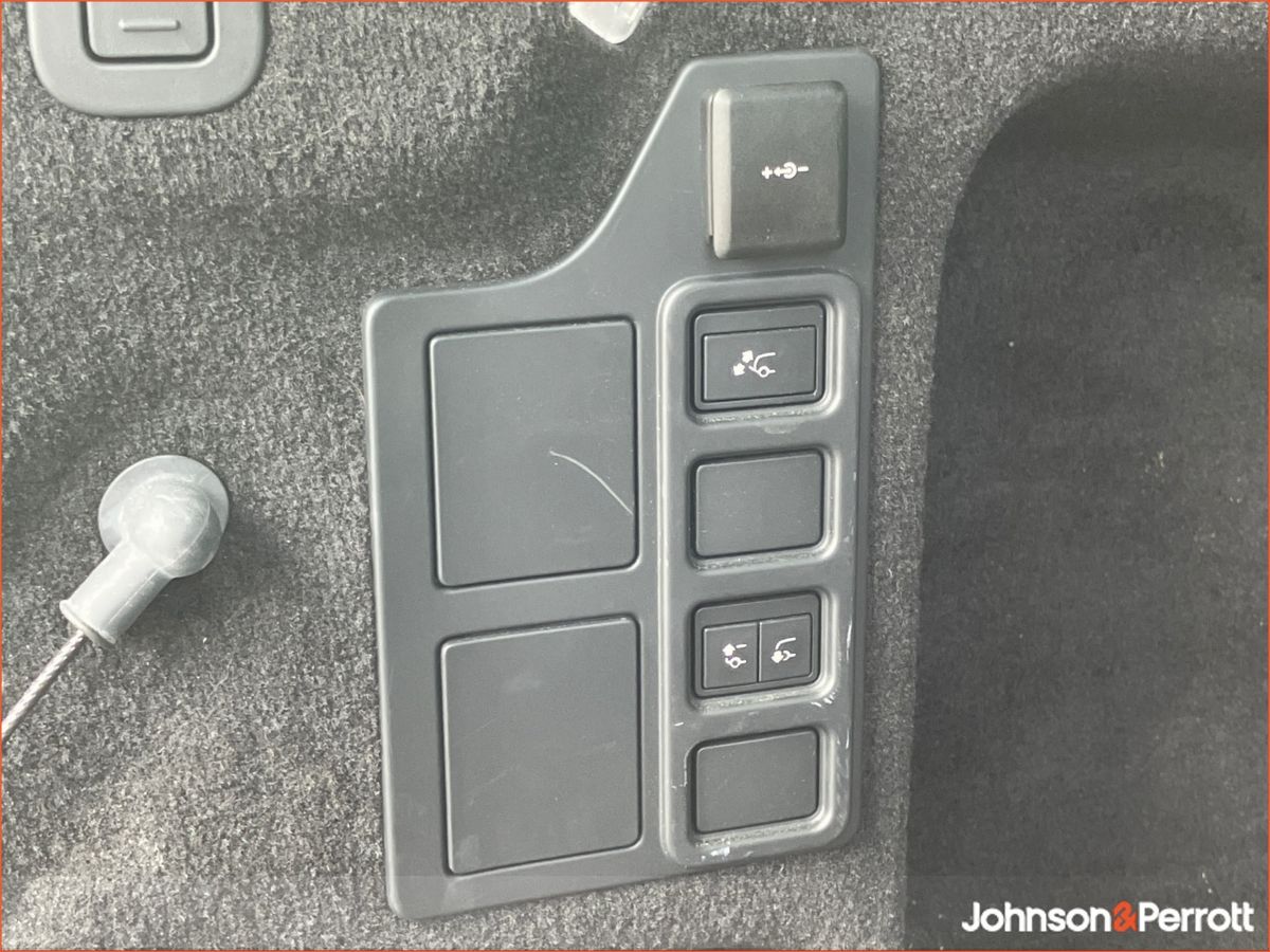 Land Rover Discovery DISCOVERY 3.0 SD6 DYNAMIC H 5  (Price Excludes VAT)