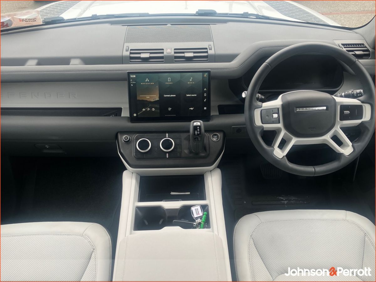 Land Rover Defender 110 2.0 Si4 PHEV 300 PS S Campaign, (Remainder of Manufacturer Warranty)