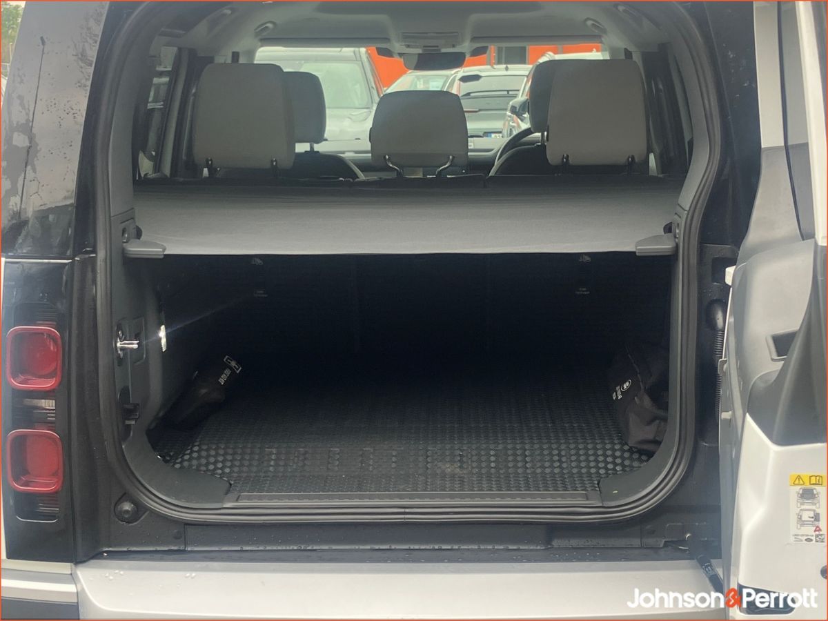 Land Rover Defender 110 2.0 Si4 PHEV 300 PS S Campaign, (Remainder of Manufacturer Warranty)