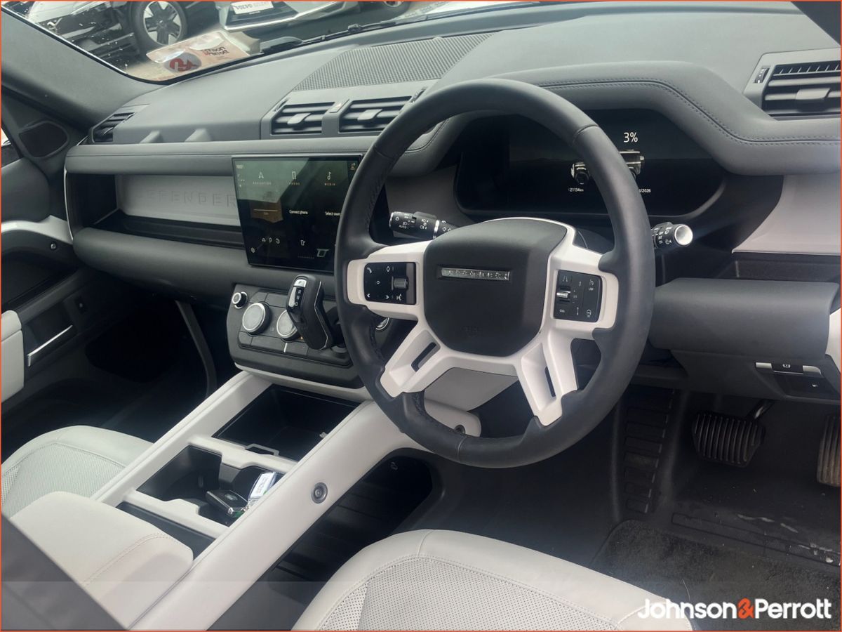 Land Rover Defender 110 2.0 Si4 PHEV 300 PS S Campaign, (Remainder of Manufacturer Warranty)