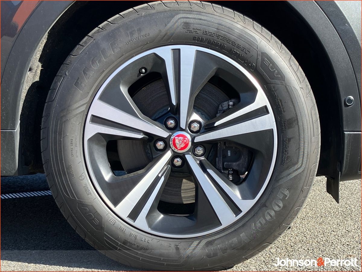 Jaguar E-Pace 1.5 I3 PHEV 300 PS AWD R-Dynamic S