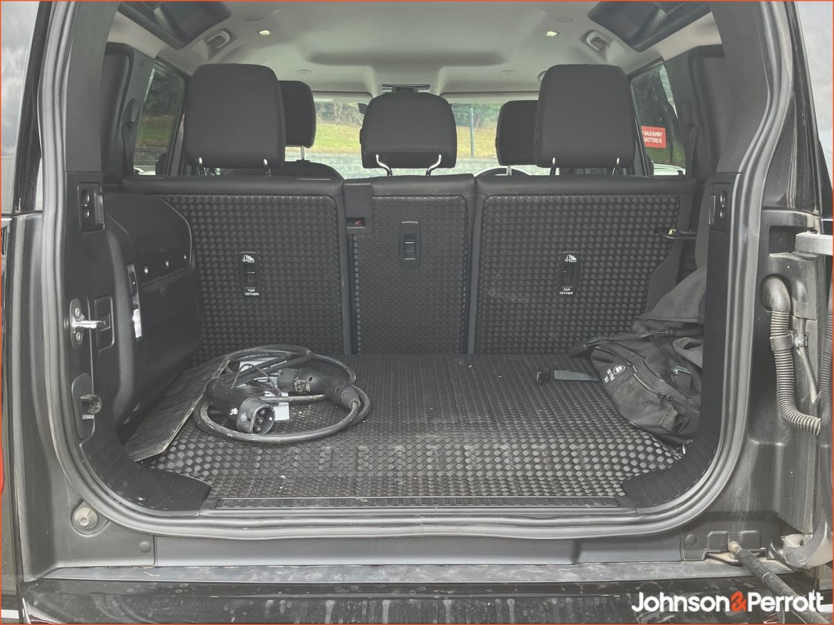 Land Rover Defender 110 2.0 Si4 PHEV S (Remainder of Manufacturer Warranty)