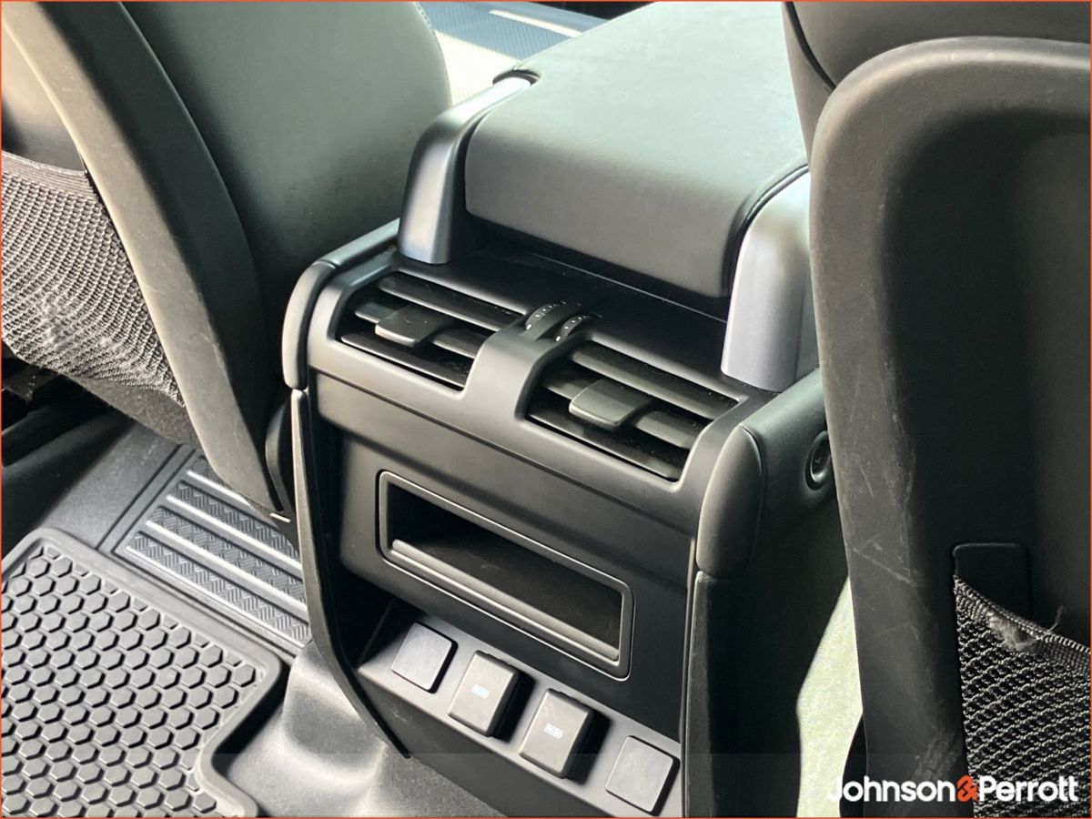 Land Rover Defender 110 2.0 Si4 PHEV S (Remainder of Manufacturer Warranty)