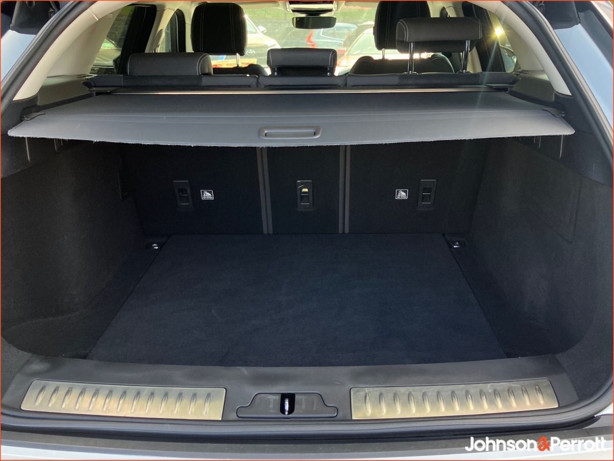 Land Rover Range Rover Velar 2.0L D 180PS