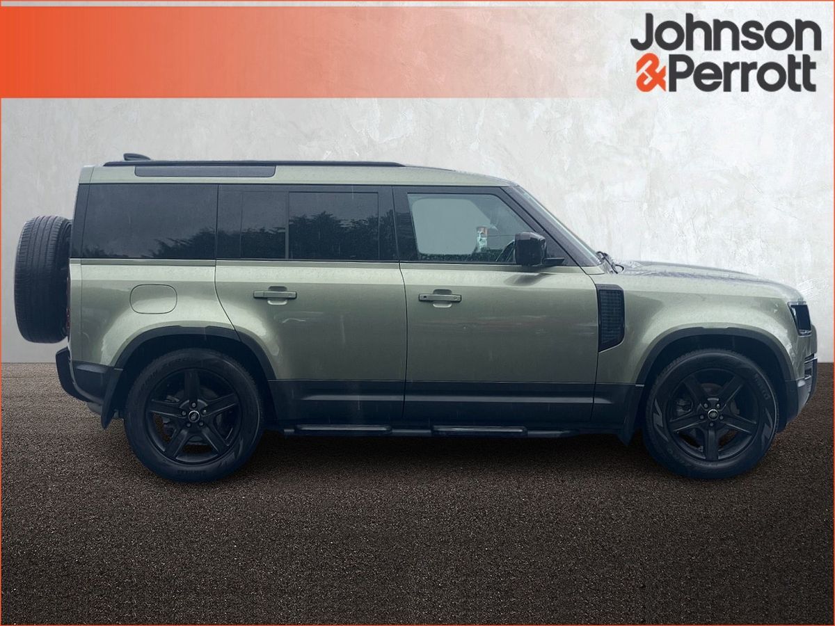Land Rover Defender DEFENDER 110 3.0 D HARD TOP SE, (Price Excludes VAT)