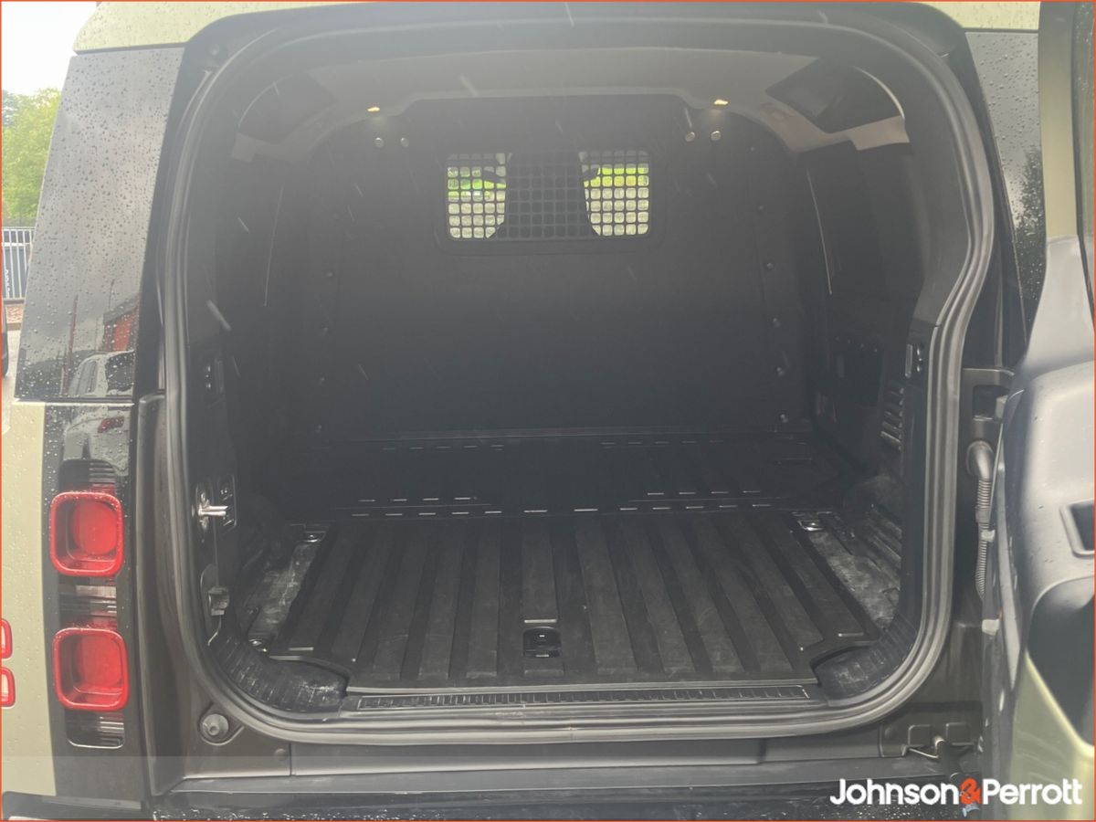 Land Rover Defender DEFENDER 110 3.0 D HARD TOP SE, (Price Excludes VAT)