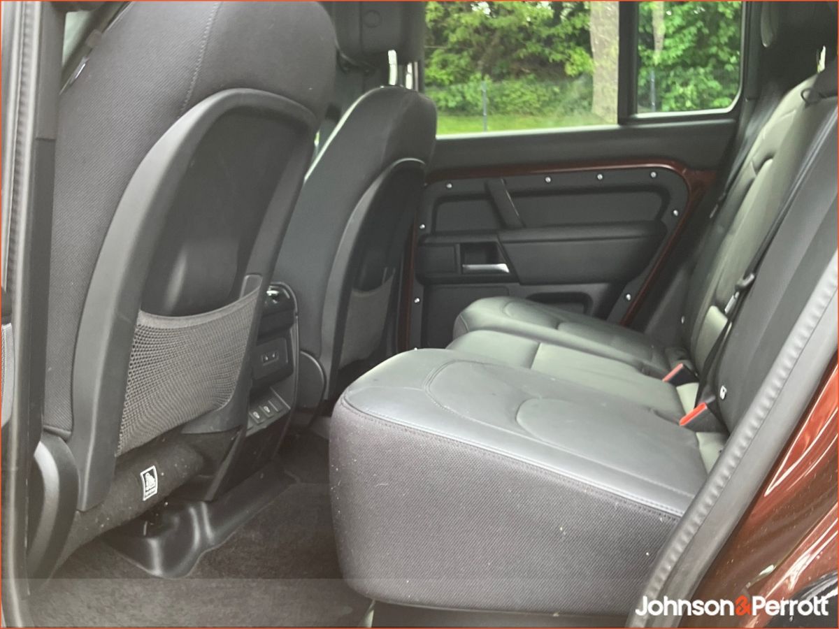 Land Rover Defender 110 2.0 Si4 PHEV 300 PS Sedona Edition,  (Remainder of Manufacturer Warranty)
