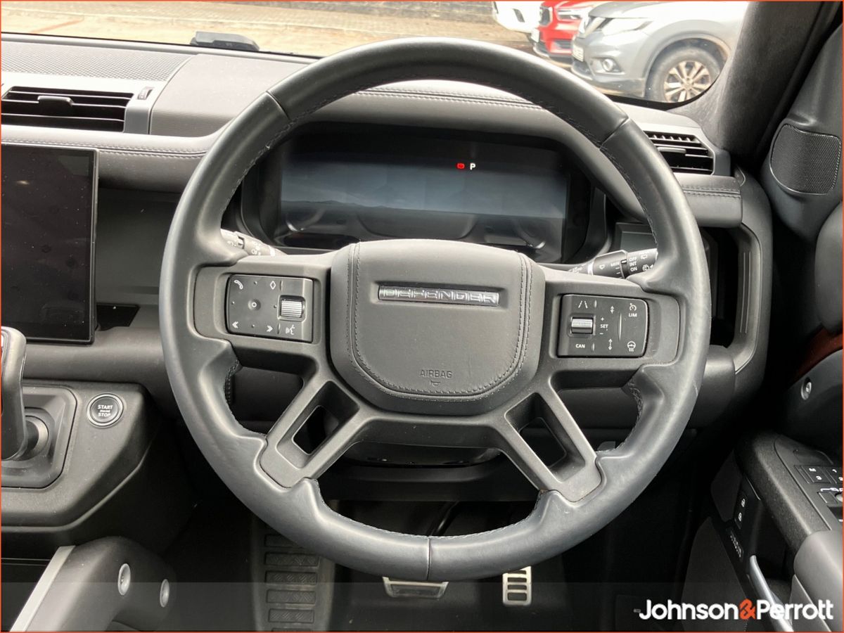 Land Rover Defender 110 2.0 Si4 PHEV 300 PS Sedona Edition,  (Remainder of Manufacturer Warranty)