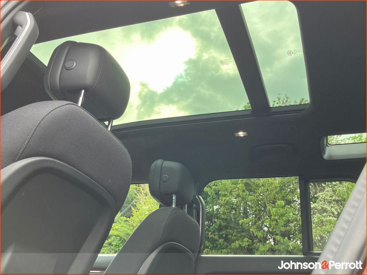 Land Rover Defender 110 2.0 Si4 PHEV 300 PS Sedona Edition,  (Remainder of Manufacturer Warranty)