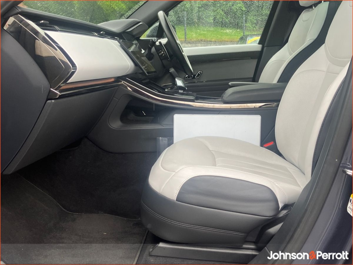 Land Rover Range Rover Sport SWB 3.0 I6 PHEV DYNAMIC SE,  (Remainder of Manufacturer Warranty)