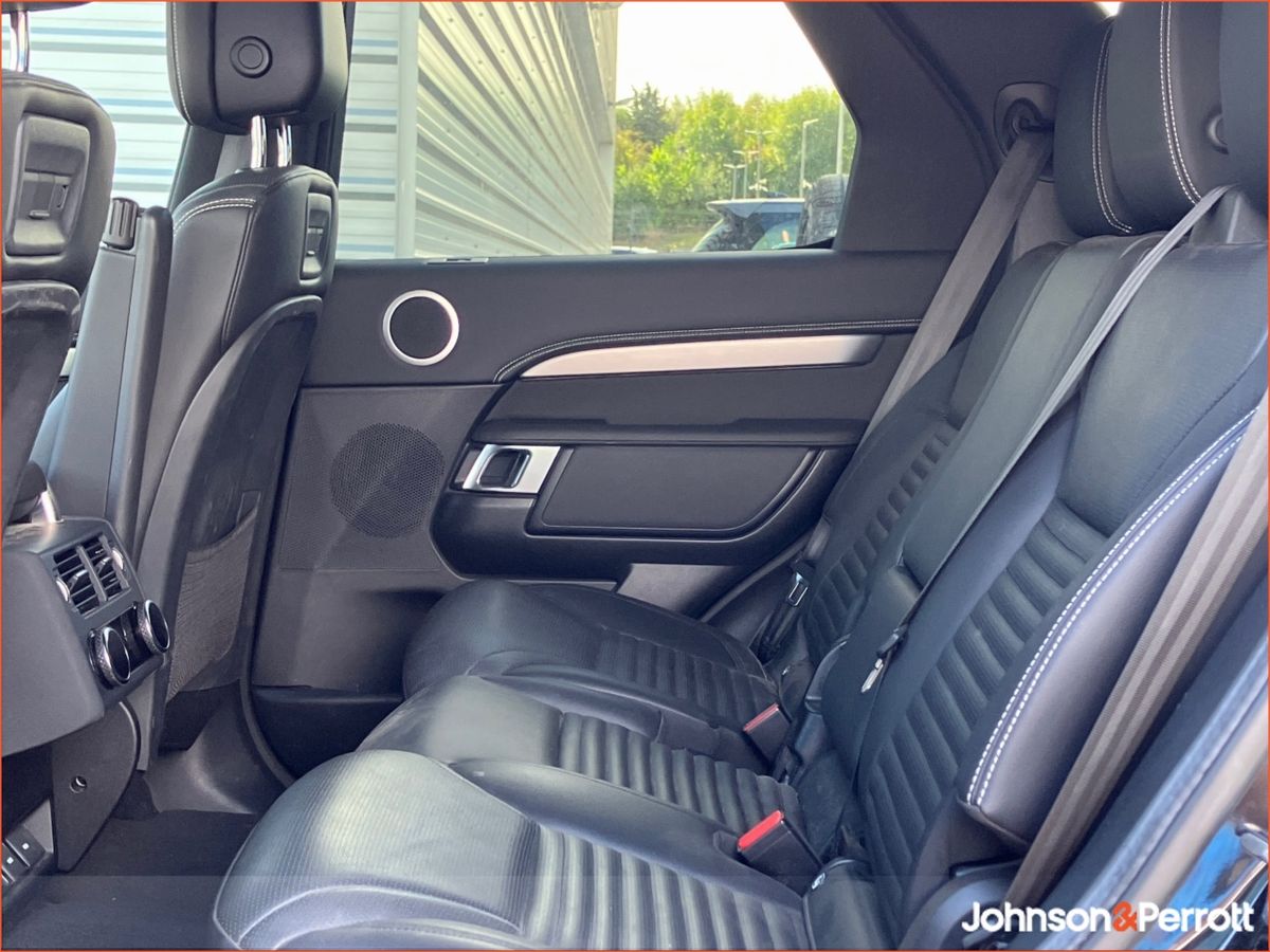 Land Rover Discovery 3.0D I6 300 PS AWD Auto R-Dynamic HSE