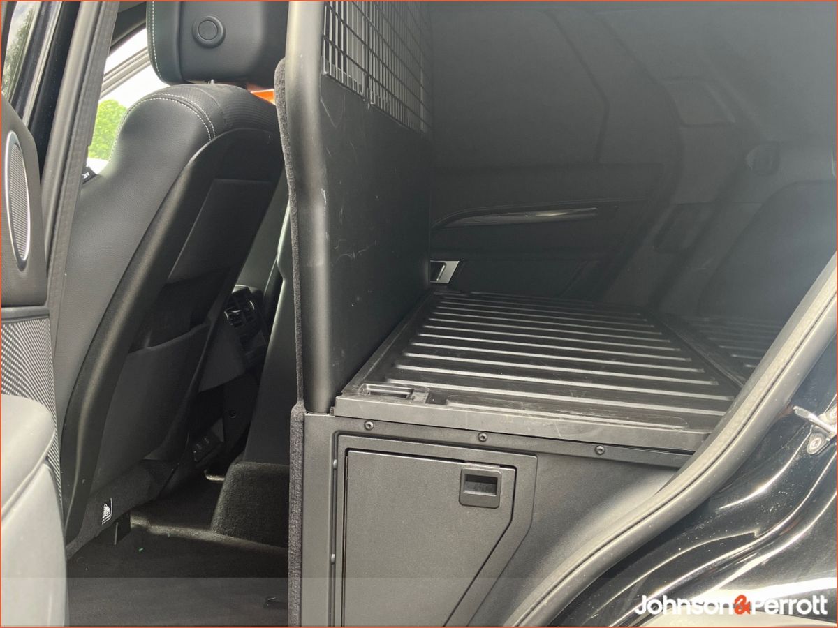 Land Rover Discovery DISCOVERY 3.0 D350 SE COMMERCIAL, (Remainder of 5 Year Manufaturer Warranty & Price Excludes VAT)