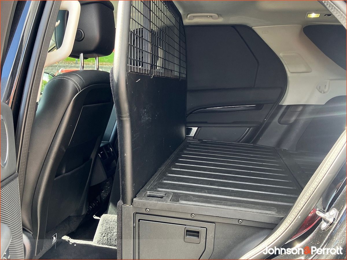 Land Rover Discovery DISCOVERY MY21 3.0 SD6 SE COMM, (Price Excludes VAT)