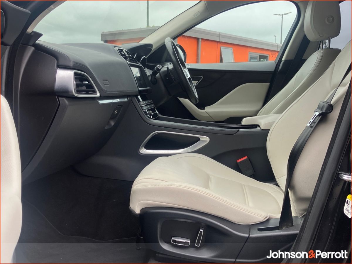 Jaguar F-Pace AWD 2.0 D 180PS Prestige Auto