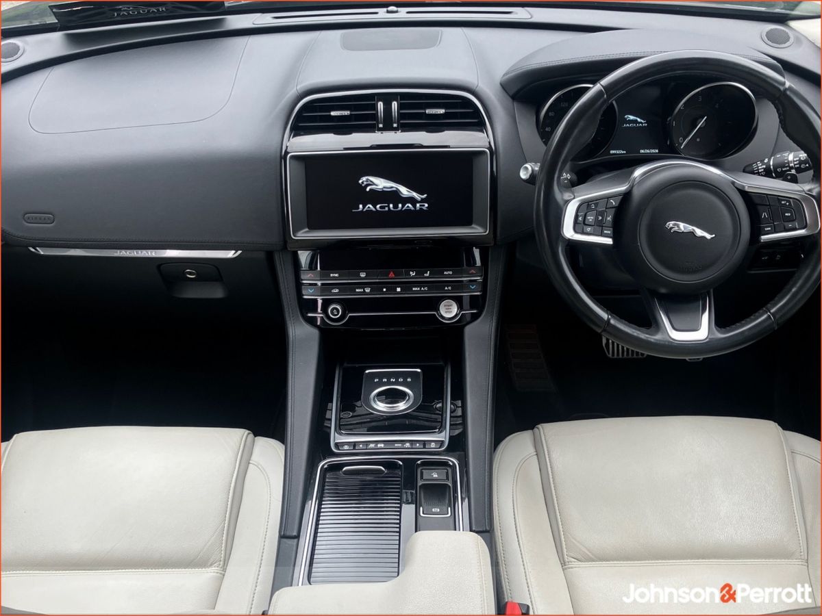 Jaguar F-Pace AWD 2.0 D 180PS Prestige Auto