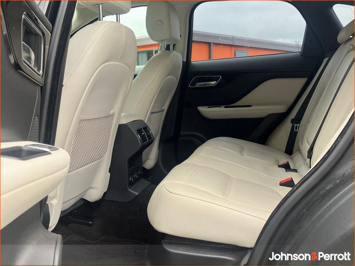 Jaguar F-Pace AWD 2.0 D 180PS Prestige Auto