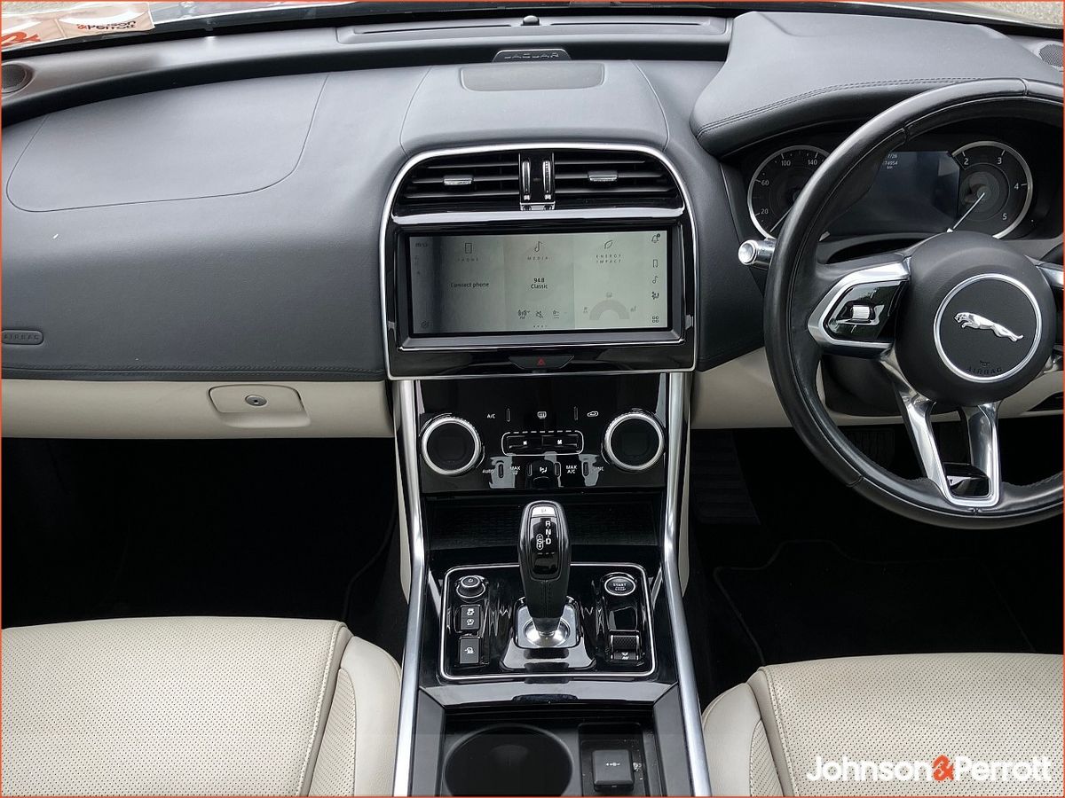 Jaguar XE 2.0D I4 204 PS RWD S