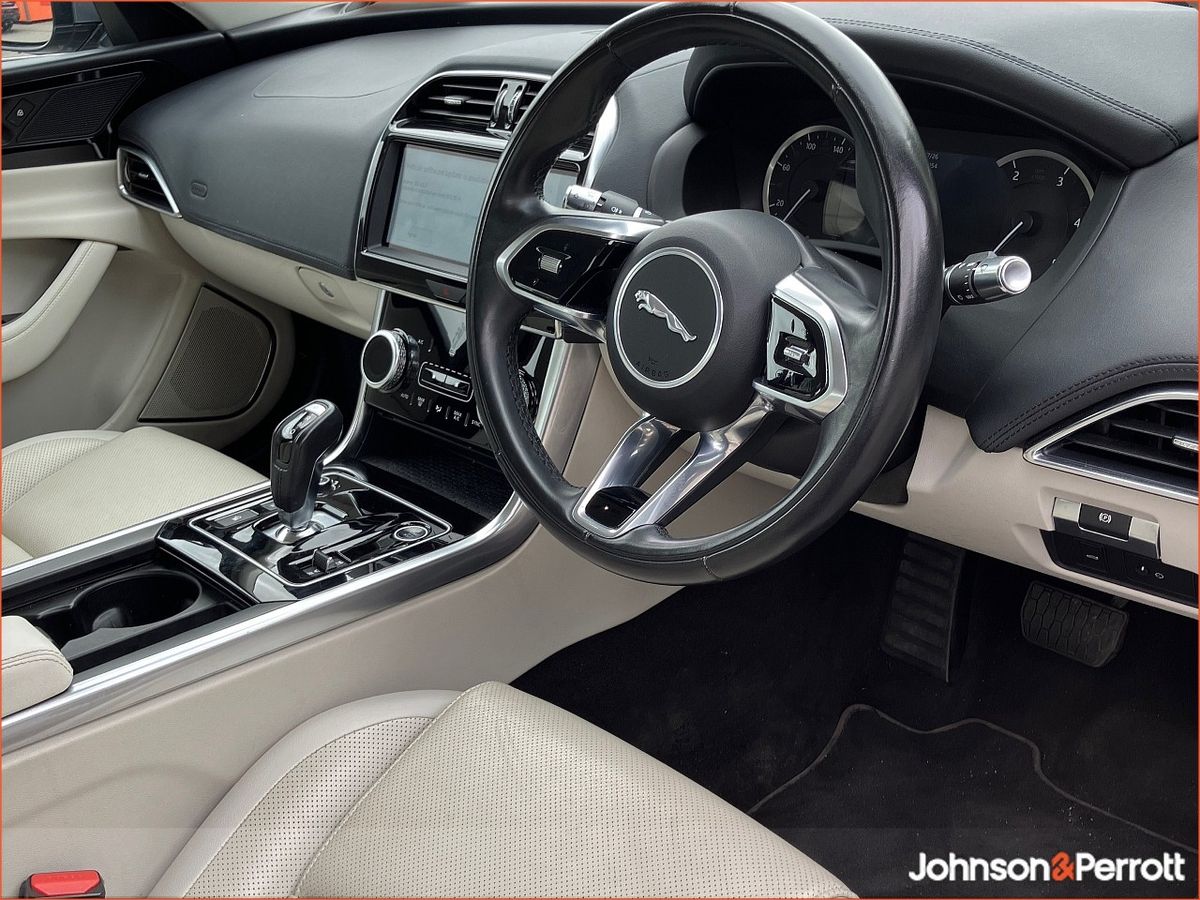 Jaguar XE 2.0D I4 204 PS RWD S