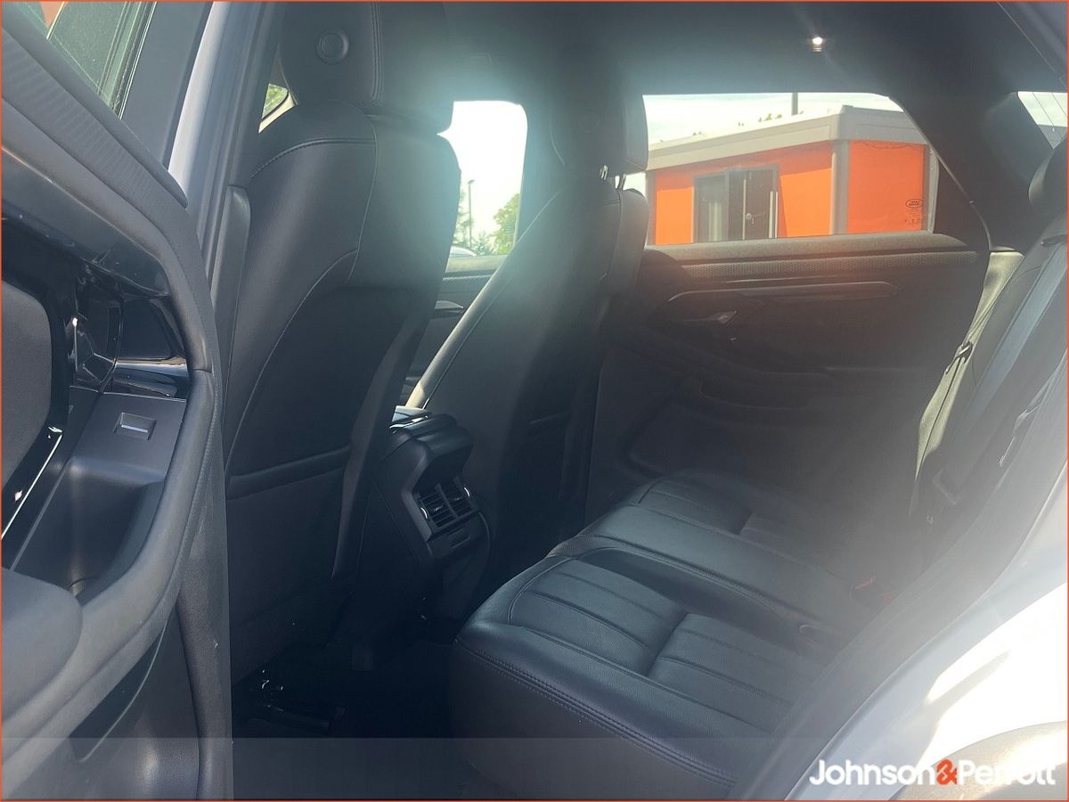 Land Rover Range Rover Evoque R Rover Evoque R-Dyn S Phev A  R-Dynamic S  P300 e 309 AWD PHEV 109BHP /80kw 12.2 kWh Battery Auto Start/Stop