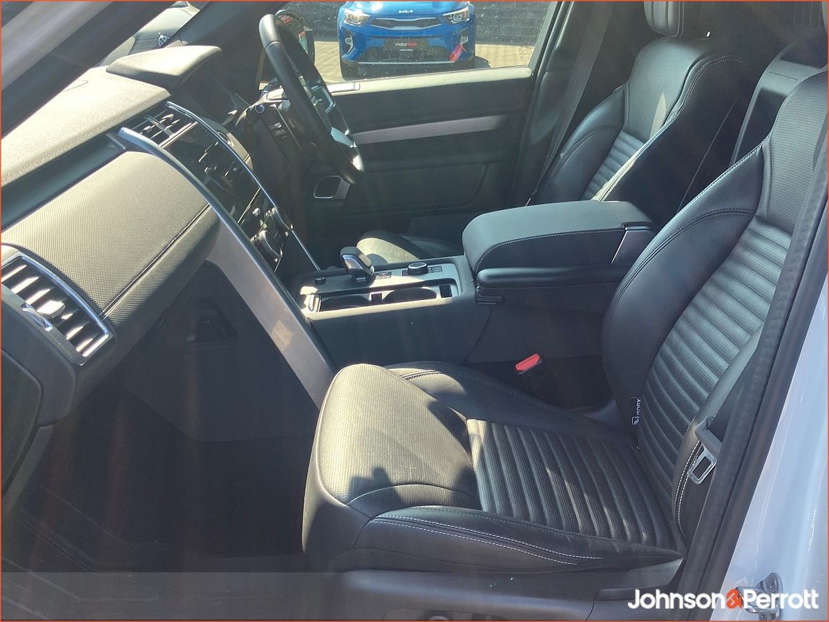 Land Rover Discovery DISCOVERY 3.0 D350 DYNAMIC HS,  (Remainder of 5 Year Manufaturer Warranty & Price Excludes VAT)