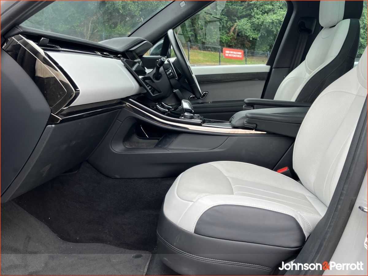 Land Rover Range Rover Sport  PHEV SE Dynamic, (Remainder manufacturer warranty)