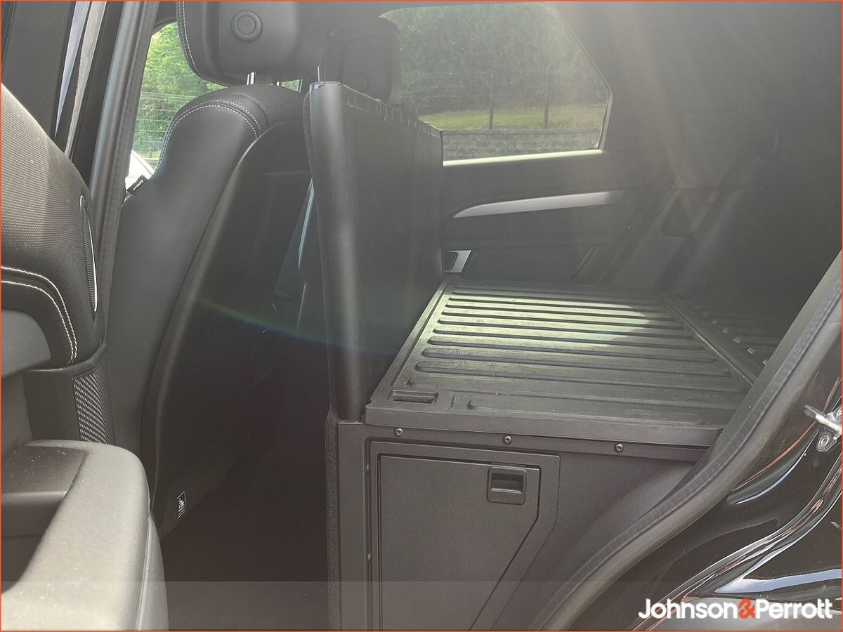 Land Rover Discovery DISCOVERY DISCOVERY 3.0 SD6 R-, (Price Excludes VAT)