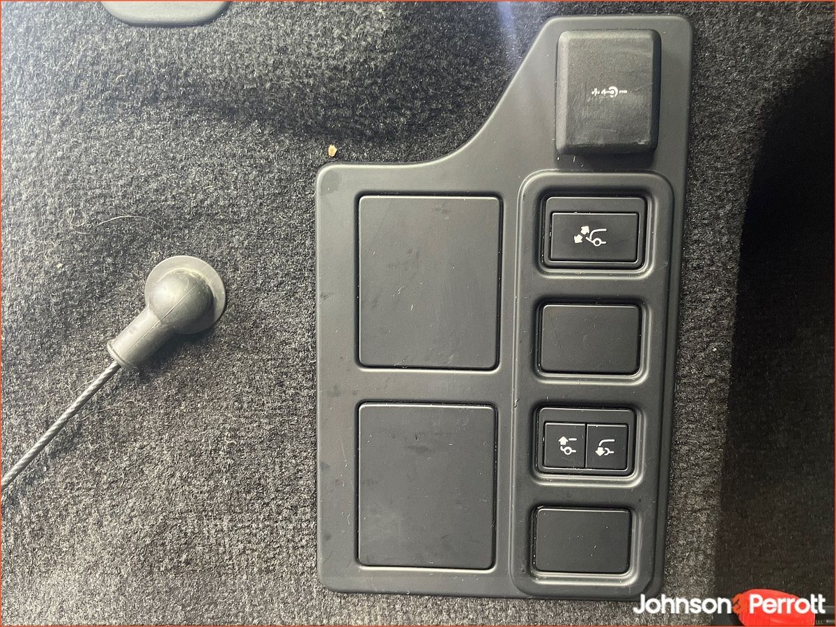 Land Rover Discovery DISCOVERY DISCOVERY 3.0 SD6 R-, (Price Excludes VAT)