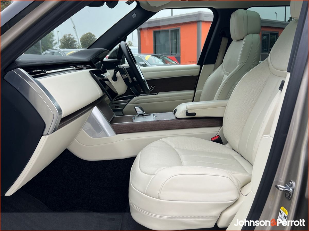 Land Rover Range Rover SWB 3.0 I6 PHEV SE, (Remainder of Manufacturer Warranty)