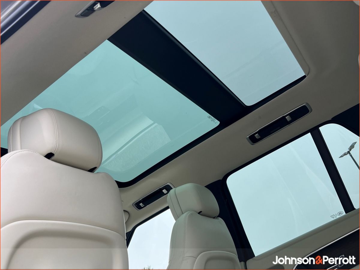 Land Rover Range Rover SWB 3.0 I6 PHEV SE, (Remainder of Manufacturer Warranty)