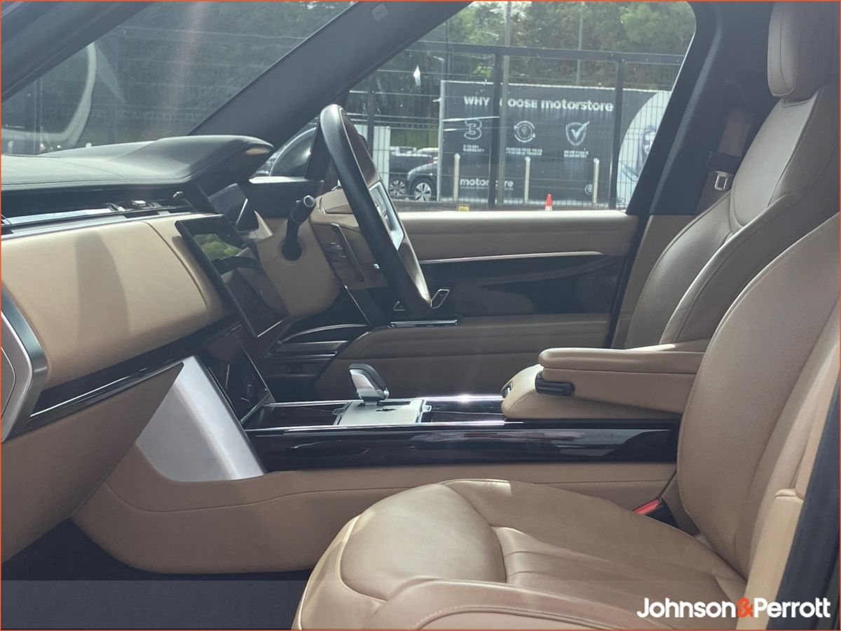 Land Rover Range Rover SWB 3.0 I6 PHEV SE, (Remainder of Manufacturer Warranty)