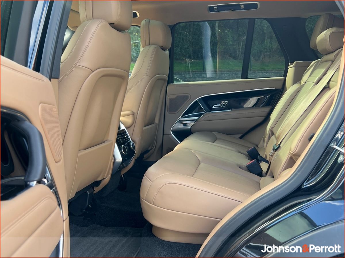 Land Rover Range Rover SWB 3.0 I6 PHEV SE, (Remainder of Manufacturer Warranty)