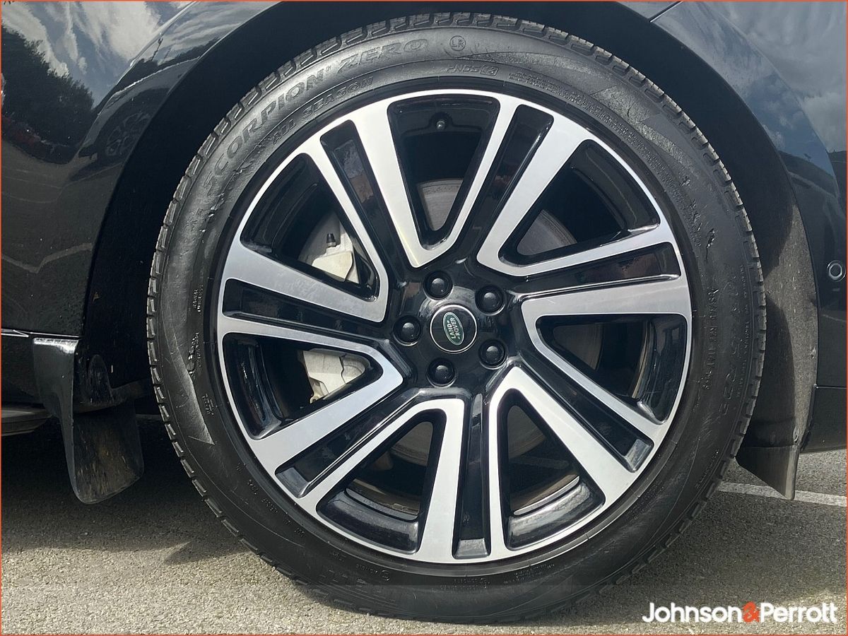 Land Rover Range Rover SWB 3.0 I6 PHEV SE, (Remainder of Manufacturer Warranty)