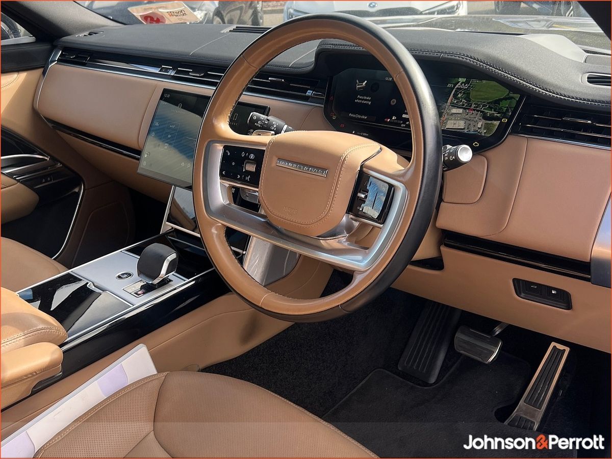 Land Rover Range Rover SWB 3.0 I6 PHEV SE, (Remainder of Manufacturer Warranty)