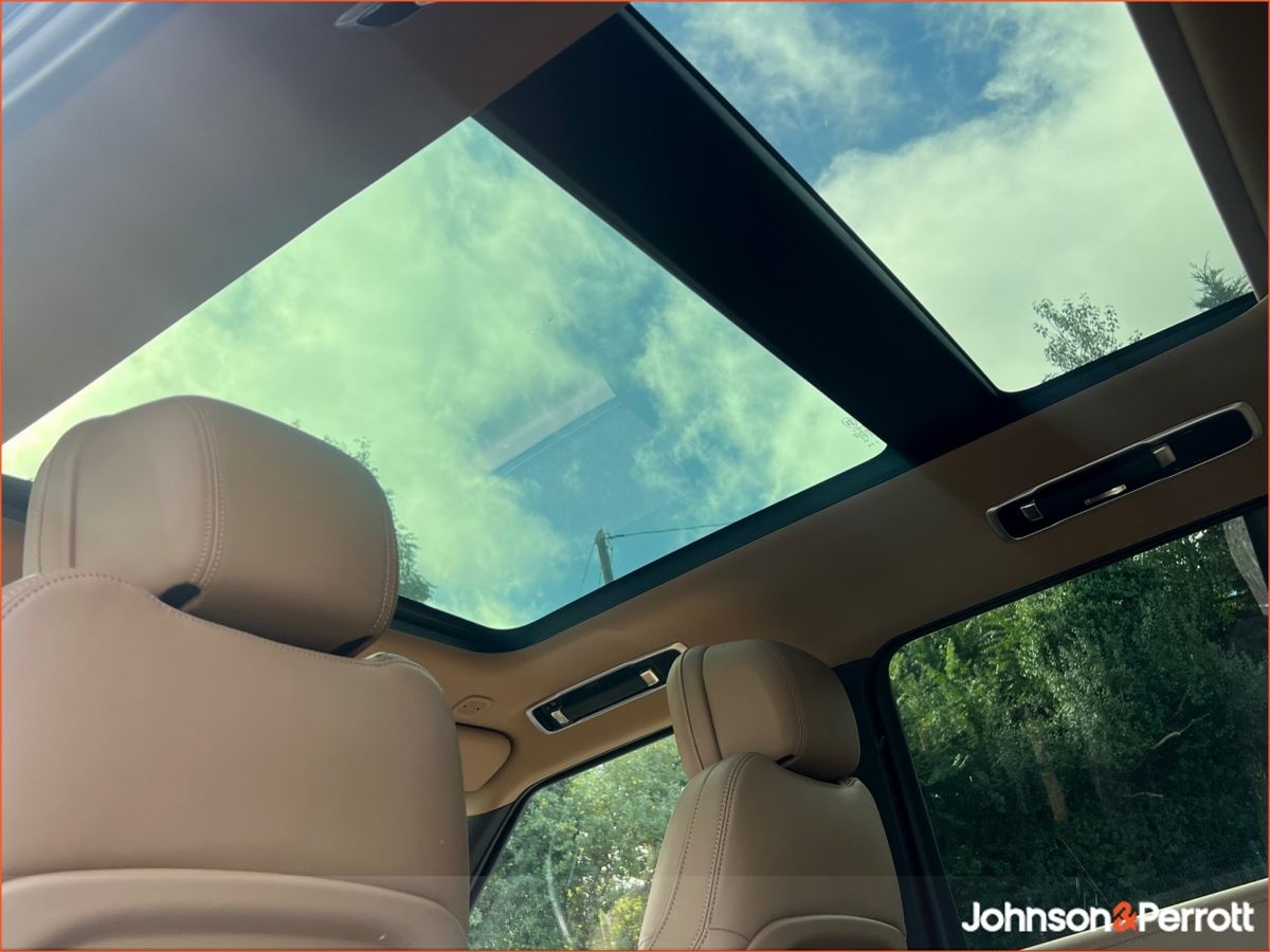 Land Rover Range Rover SWB 3.0 I6 PHEV SE, (Remainder of Manufacturer Warranty)