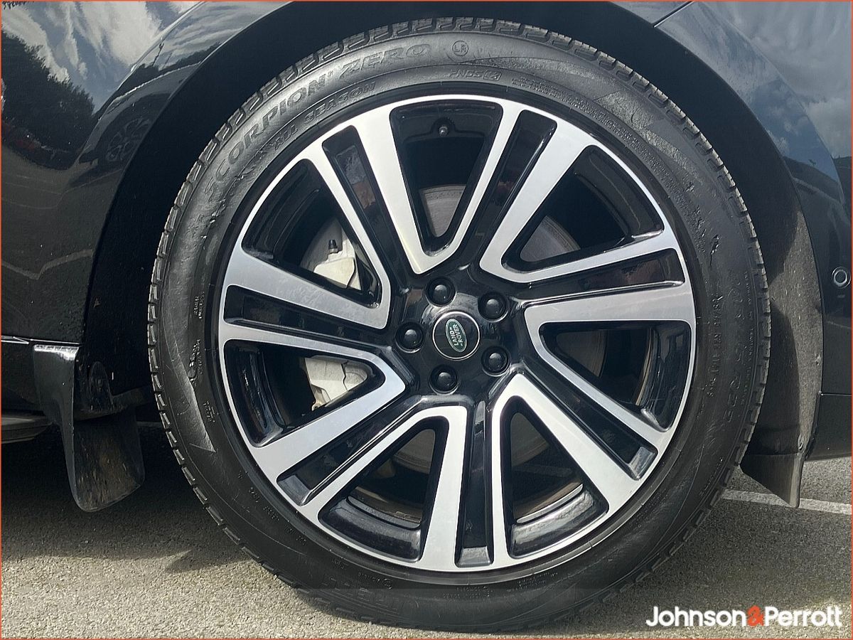 Land Rover Range Rover SWB 3.0 I6 PHEV SE, (Remainder of Manufacturer Warranty)