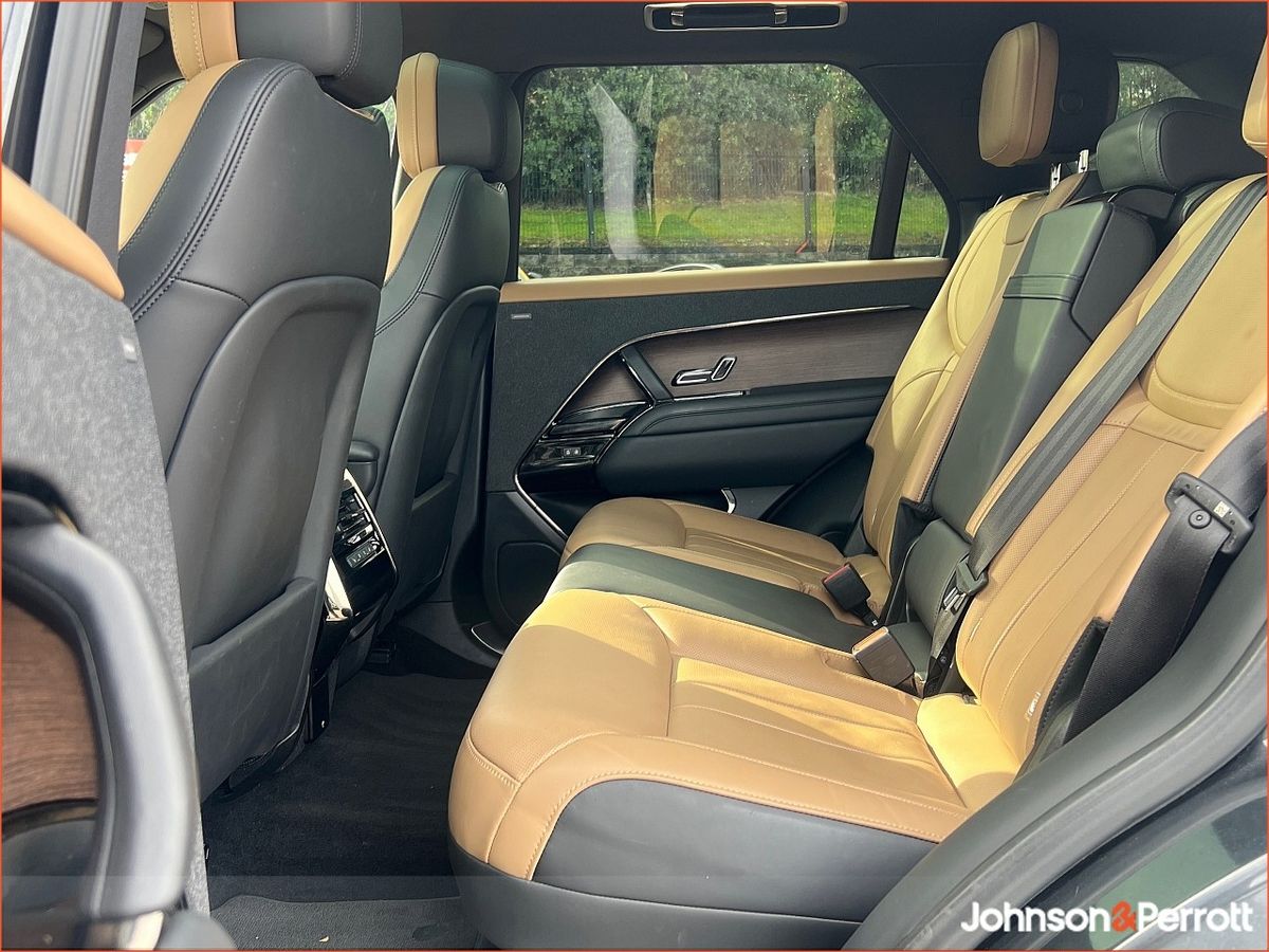 Land Rover Range Rover Sport SWB 3.0 Si6 PHEV SE,  (Remainder of Manufacturer Warranty)