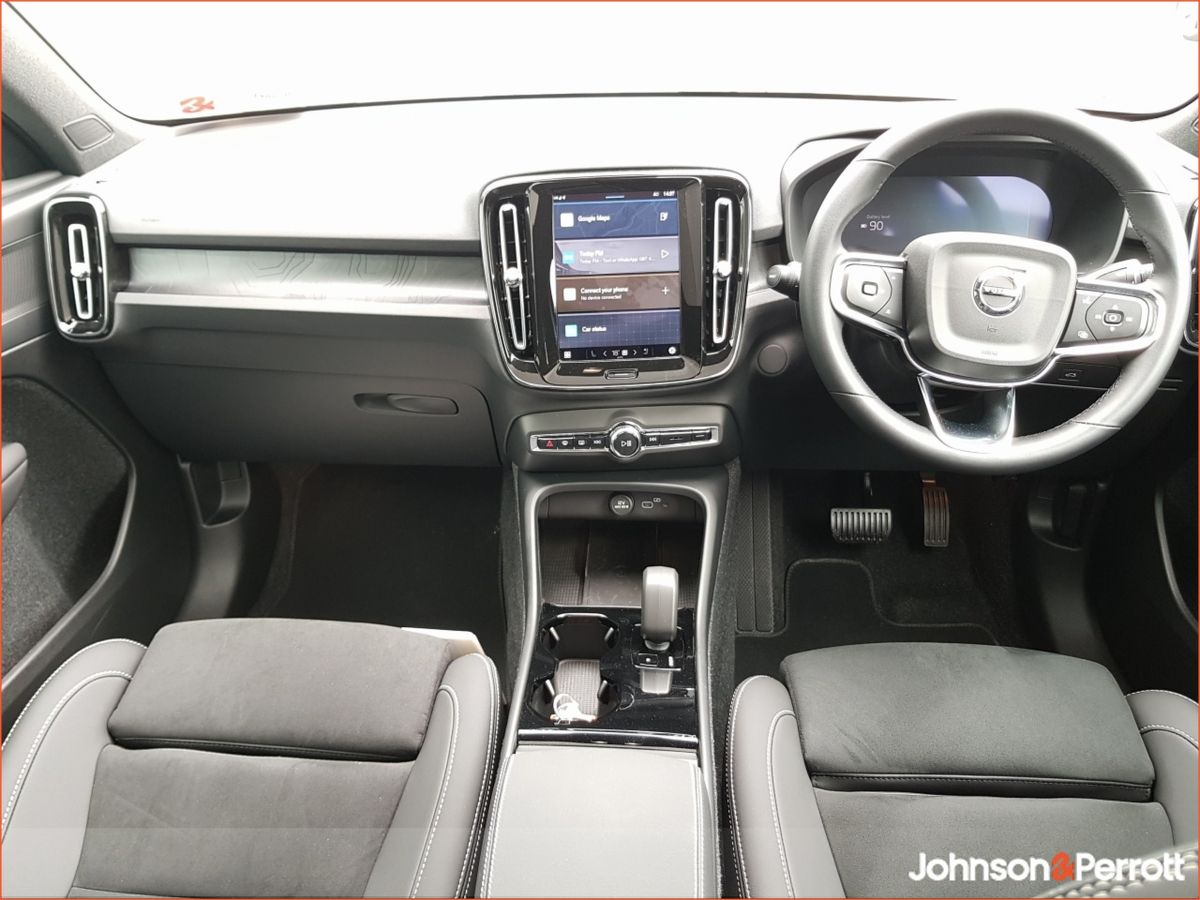 Volvo EC40 82 kwh 252bhp Extended Range Plus (Adaptive Cruise / Glass Roof / BLIS)