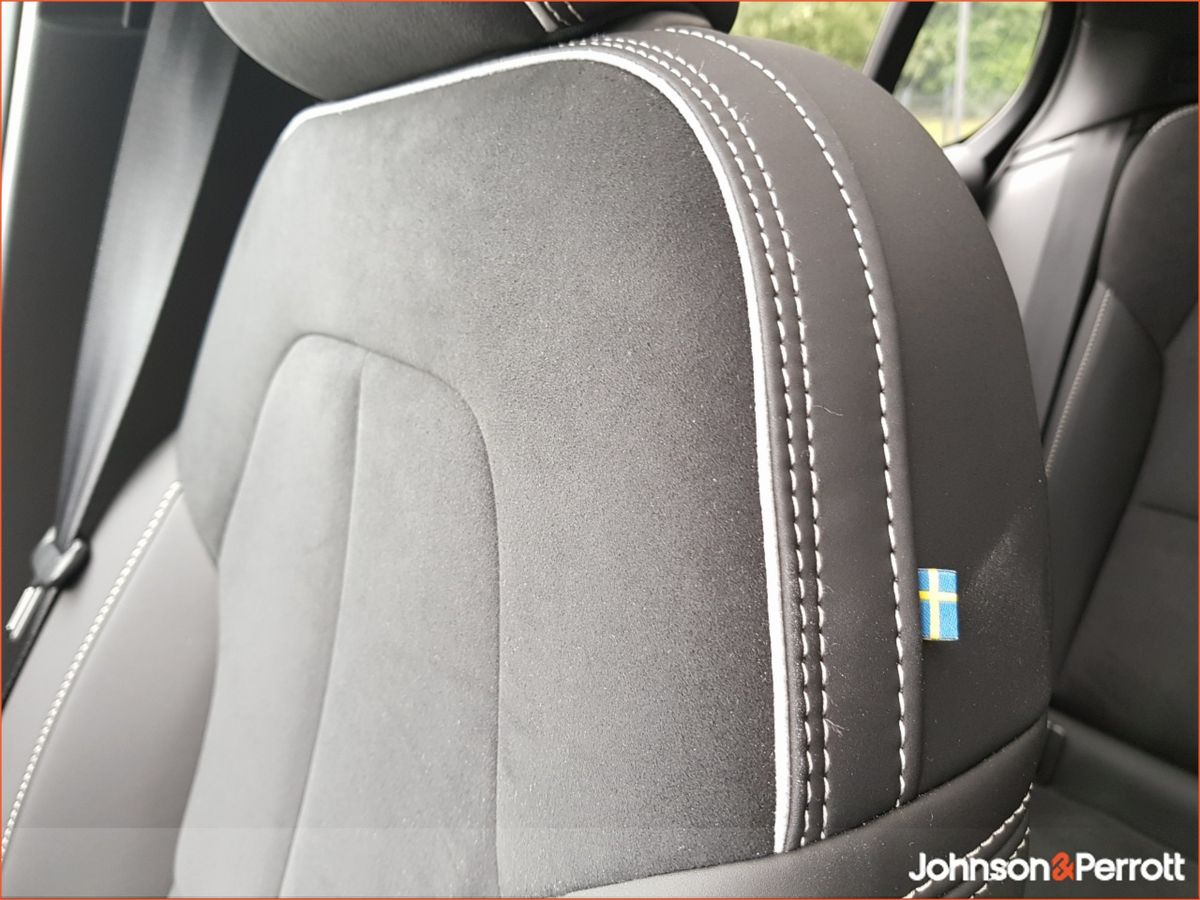 Volvo EC40 82 kwh 252bhp Extended Range Plus (Adaptive Cruise / Glass Roof / BLIS)