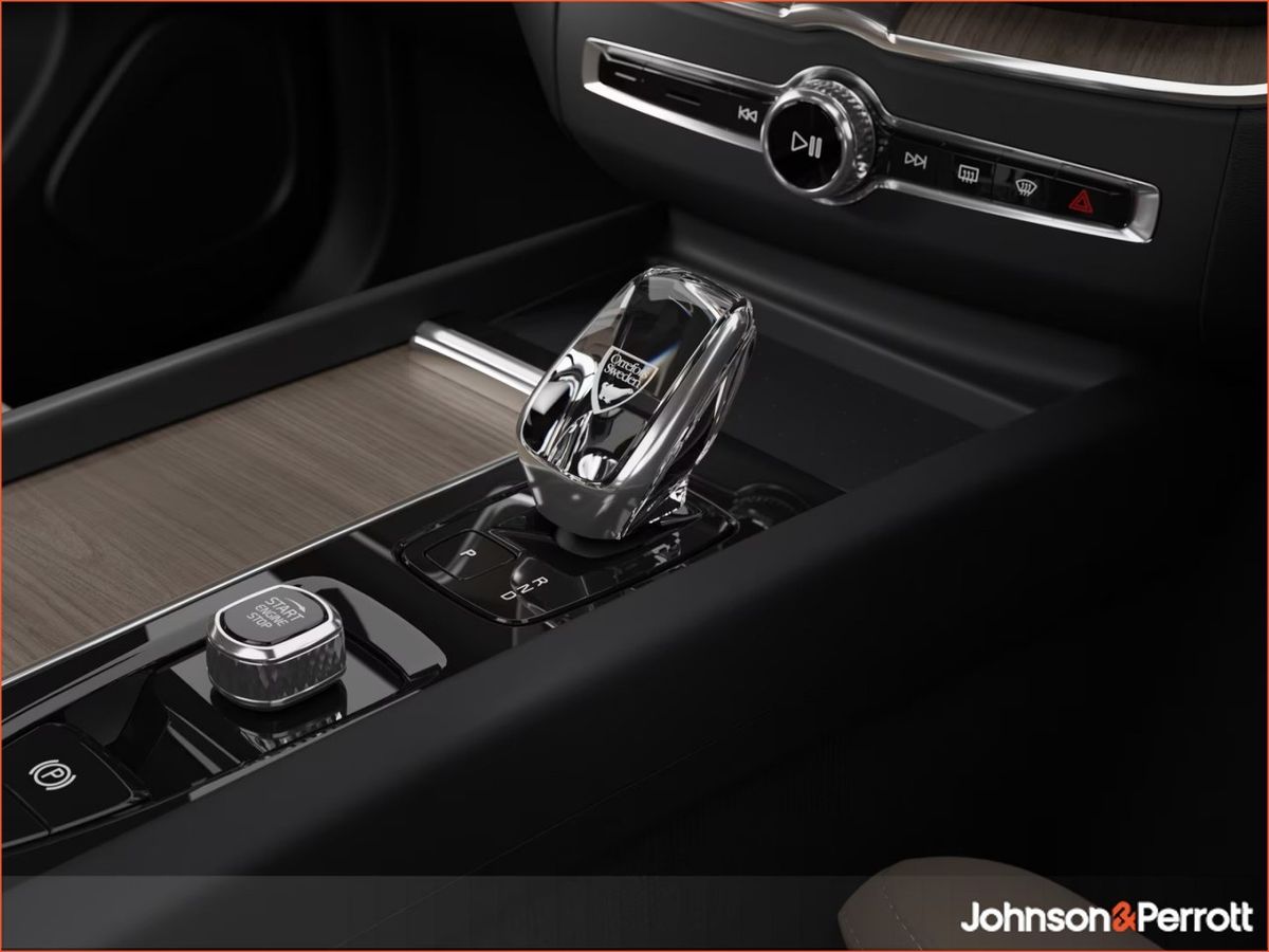 Volvo XC60 T6 350bhp AWD Plus Dark + Forest Lake Metallic + Dark Tinted Windows + Sunroof