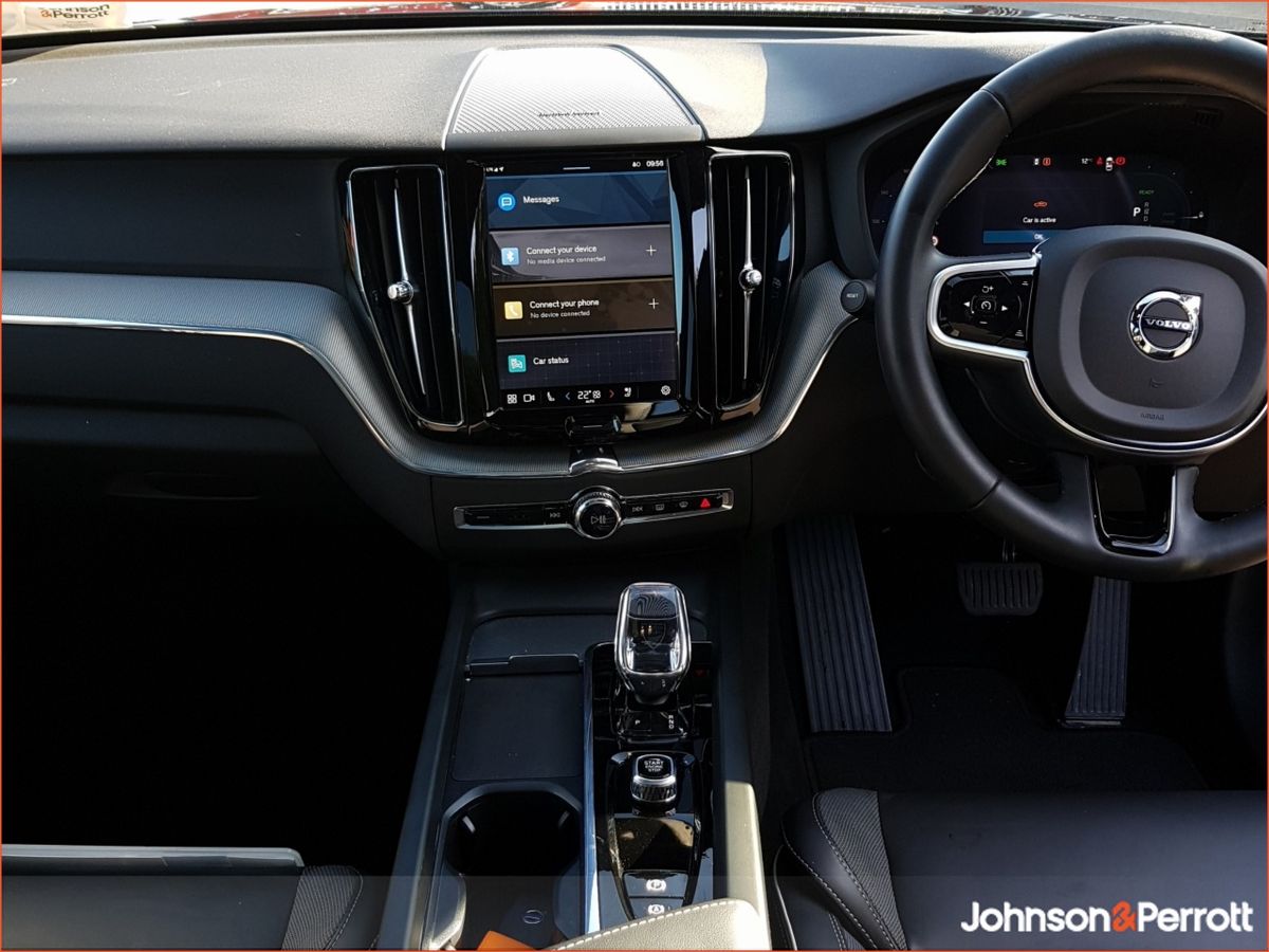 Volvo XC60 T6 350bhp AWD PHEV Plus Black Edition (Lighting Pack / Panoramic Sunroof / 360 Camera)