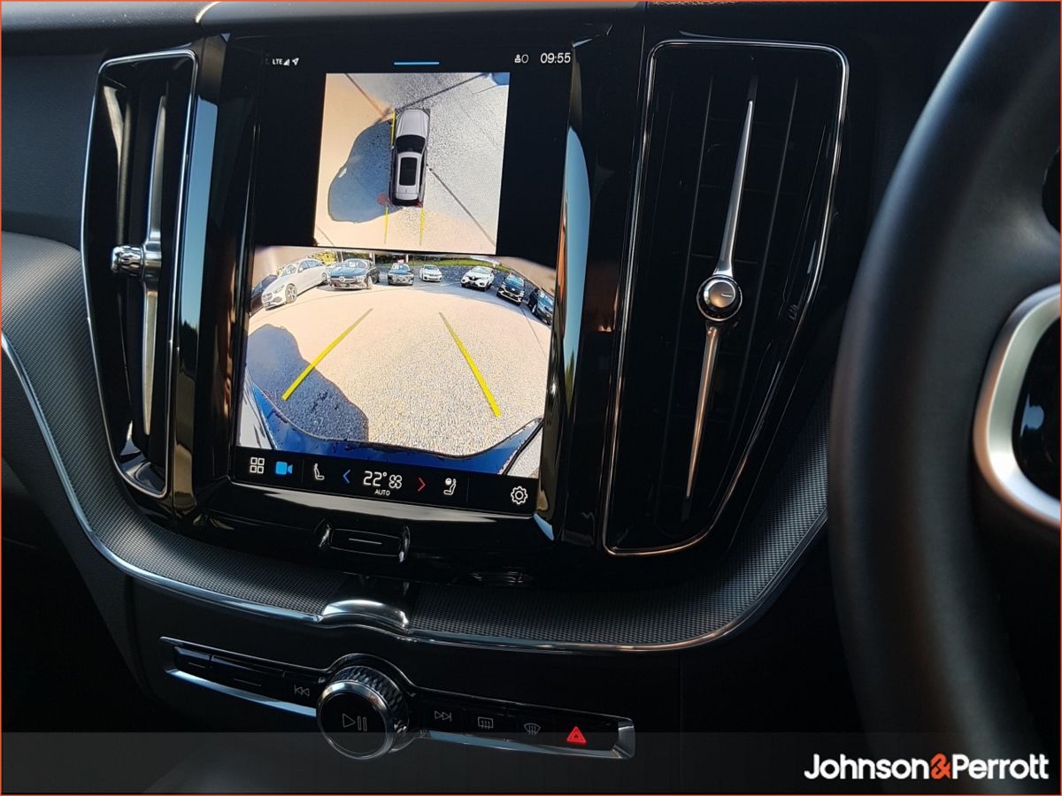 Volvo XC60 T6 350bhp AWD PHEV Plus Black Edition (Lighting Pack / Panoramic Sunroof / 360 Camera)