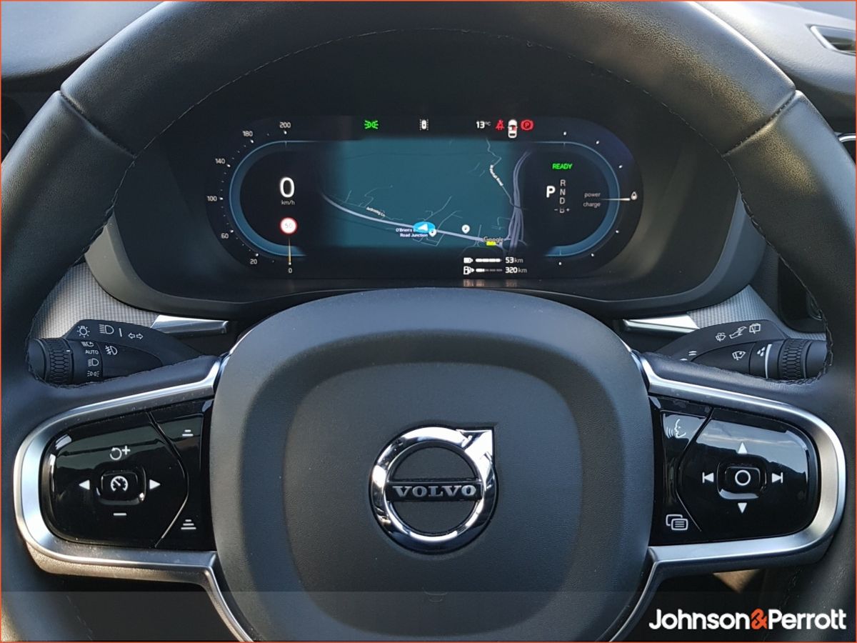 Volvo XC60 T6 350bhp AWD PHEV Plus Black Edition (Lighting Pack / Panoramic Sunroof / 360 Camera)