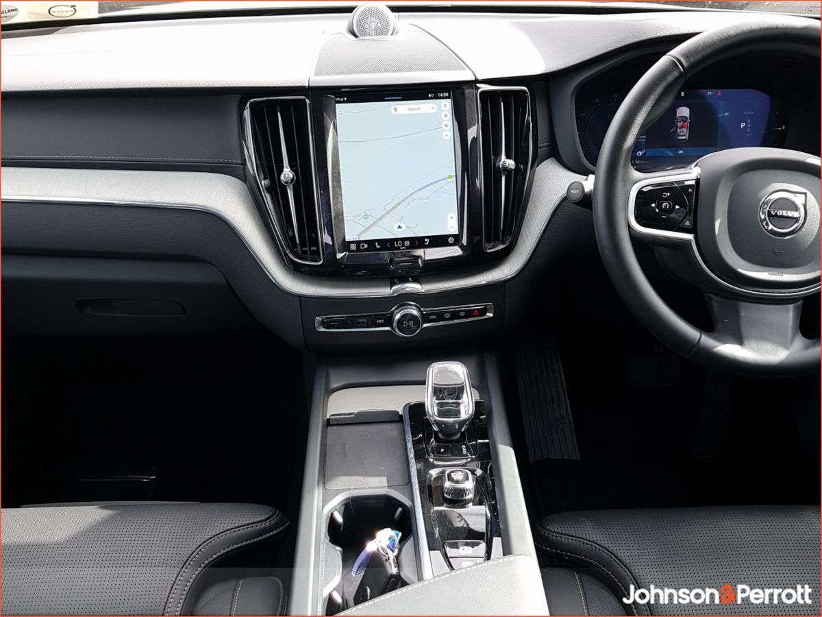 Volvo XC60 T6 350 bhp AWD PHEV Ultra Bright (Three Year Volvo Warranty + Two Year Volvo Service Plan)