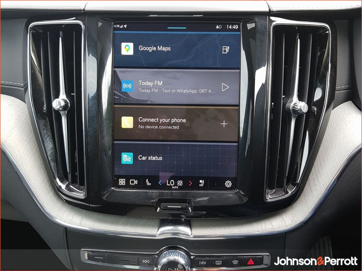 Volvo XC60 T6 350 bhp AWD PHEV Ultra Bright (Three Year Volvo Warranty + Two Year Volvo Service Plan)