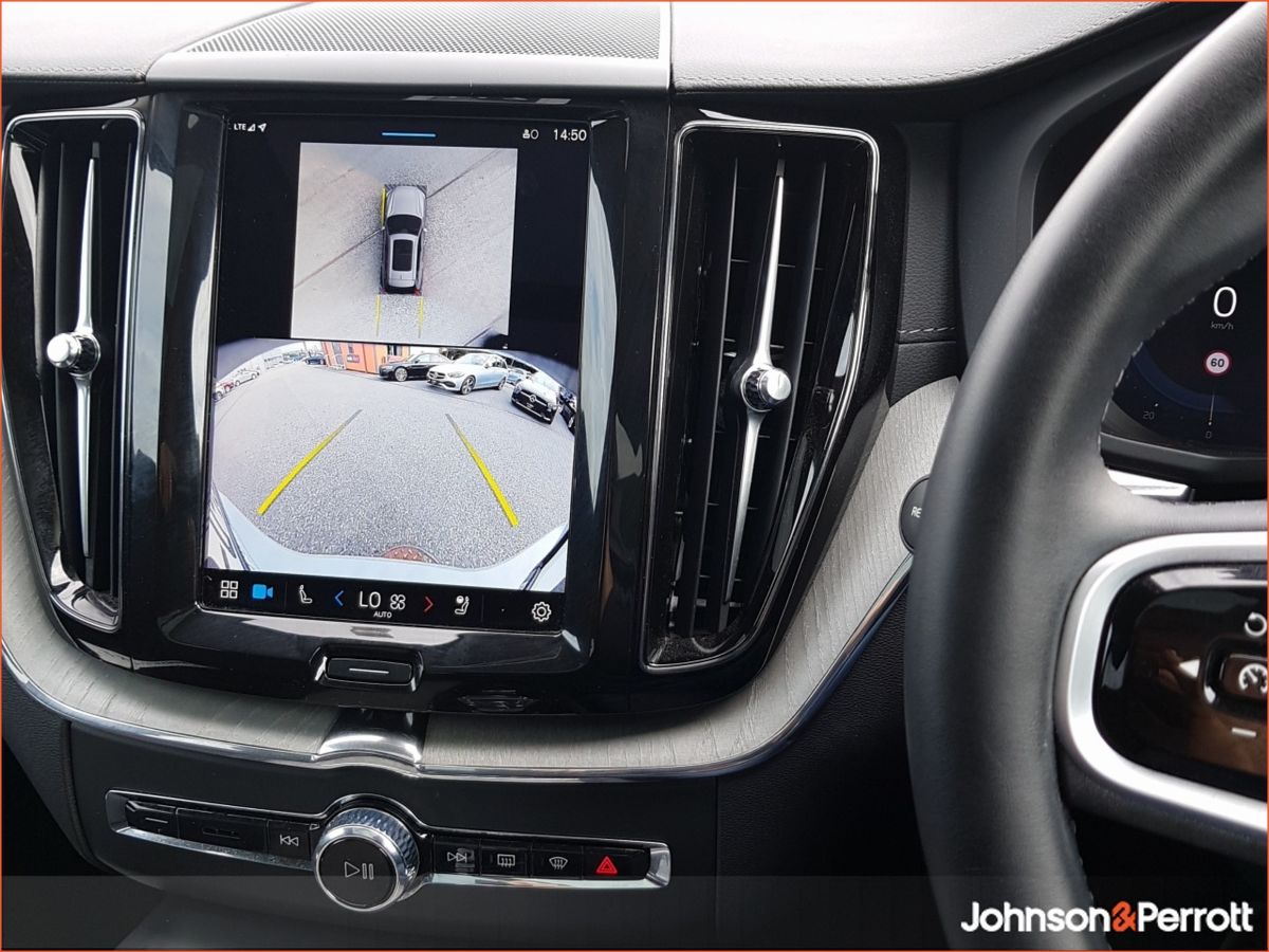 Volvo XC60 T6 350 bhp AWD PHEV Ultra Bright (Three Year Volvo Warranty + Two Year Volvo Service Plan)